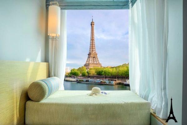 Hotel near the Eiffel Tower
